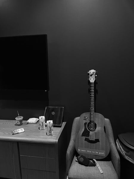 Dermot Kennedy's Guitar at Umusic Live